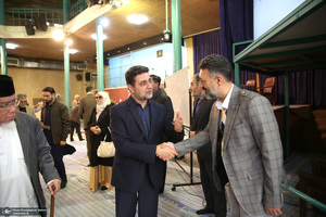 بازدید جمعی از مهمانان شرکت کننده رویداد بین المللی جایزه جهانی امام خمینی از جماران