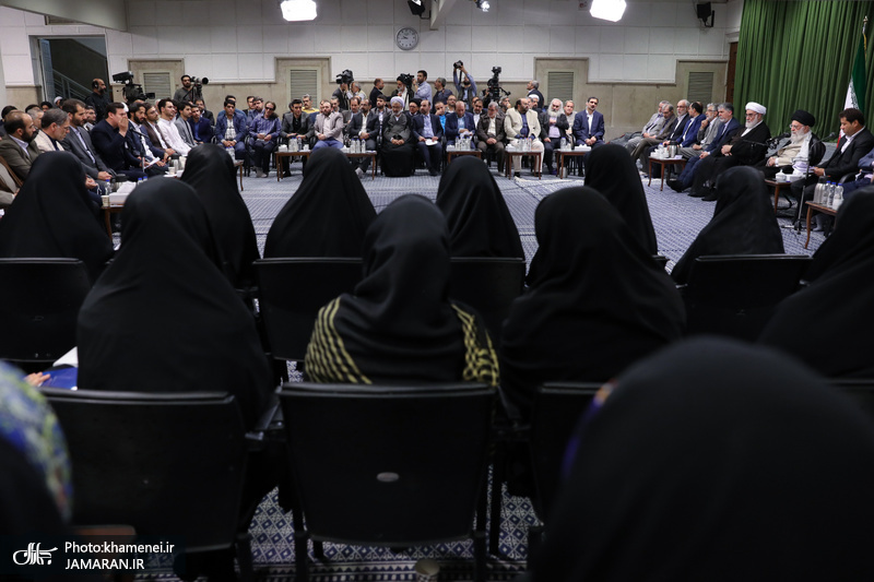 دیدار جمعی از شاعران و اهالی فرهنگ و ادب با رهبر معظم انقلاب