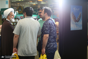 غرفه موسسه تنظیم و نشر آثار امام خمینی (ره) در سی و ششمین نمایشگاه کتاب تهران-3