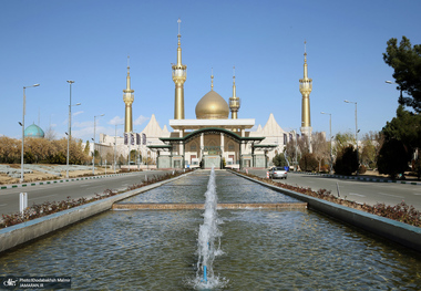 پخش زنده مراسم تحویل سال 1401 در حرم امام خمینی (س)