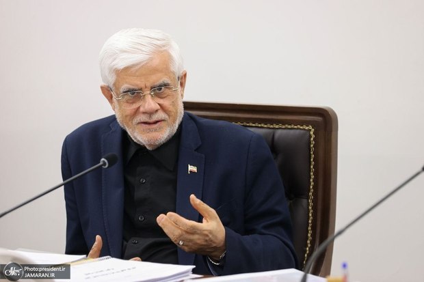 عارف: ورزشکارانی که به هر دلیل مهاجرت کردند را کمک کنیم تا به کشور بازگردند/اعزام زنان ورزشکار ایرانی به مسابقات جهانی با اولویت در دستور کار وزارت ورزش قرار گیرد- تصویب سند آمایش سرزمینی ورزش کشور و برنامه راهبردی موفقیت ورزشکاران ایرانی در مسابقات جهانی