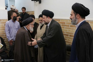 حضور آیت الله سید حسن خمینی در مراسم وداع با آیت الله العظمی شبری زنجانی (ره)