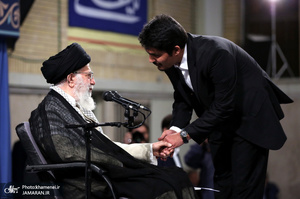 دیدار جمعی از دانشجویان و نمایندگان تشکلهای دانشجویی با رهبر معظم انقلاب اسلامی