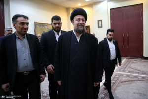 دیدار وزیر اقتصاد  جمعی از مدیران بانک ها با سید حسن خمینی