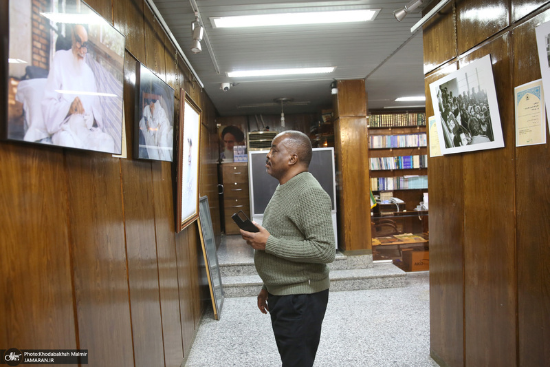 بازدید اقشار مختلف مردم از بیت امام خمینی (س) در جماران- 7