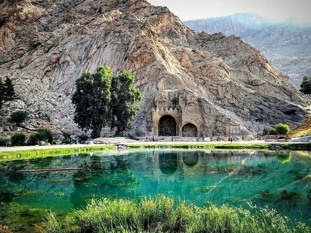 طاقبستان به روی گردشگران باز شد