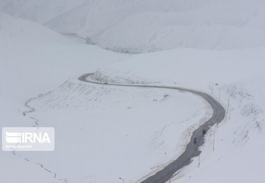 آخرین وضعیت جاده‌ها، پروازها و مدارس گلستان در برف و باران امروز