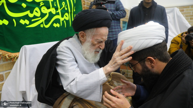 عمامه گذاری طلاب توسط مراجع عظام تقلید در روز میلاد امام علی (ع)‎