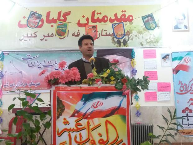 فرماندار مهاباد: تقویت توان علمی بهترین راه مبارزه با اسکتبار جهانی است