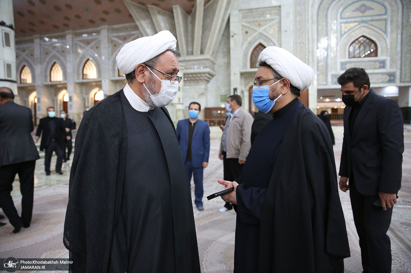 اقامه نماز بر پیکر مرحوم حاج محمد کمساری توسط سید حسن خمینی