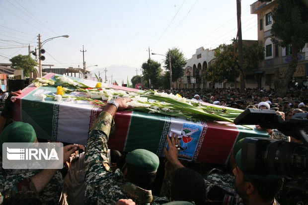 پیکر پاسدار شهید زنجانی در دل خاک آرام گرفت