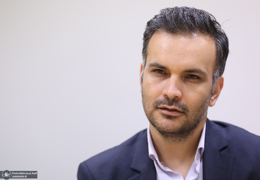 قاسمی، اقتصاددان: در صورت افزایش قیمت بنزین در بودجه 1405 ساده‌ترین و پرریسک‌ترین راه را انتخاب کرده‌اند/ اصلاح ساختاری قبل از افزایش قیمت حامل‌های انرژی ضروری است/ میلیاردها تومان بودجه بدون ارزیابی از کارآمدی خرج می‌شود