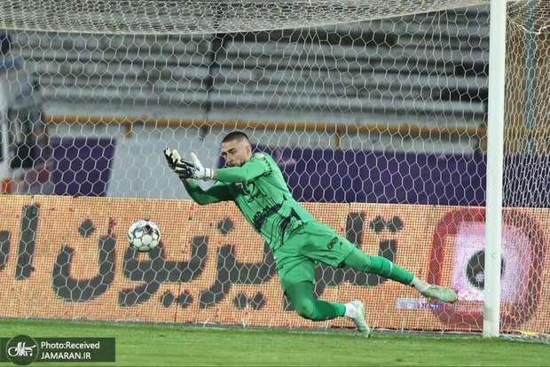 دروازه بان پرسپولیسی در تیم قهرمان الجزایر