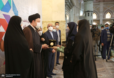 اختتامیه اولین جشنواره فرهنگی و هنری دختران در حرم امام(س)