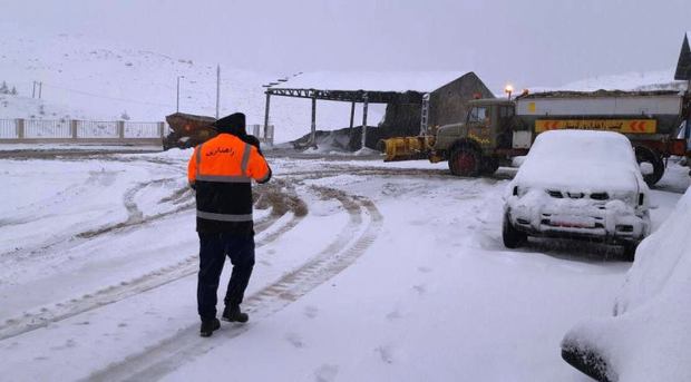 تردد در جاده های کوهستانی لرستان با زنجیر چرخ امکان پذیر است