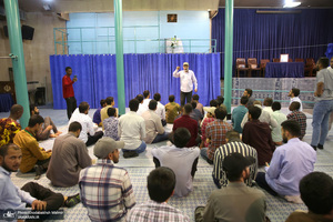 بازدید جمعی از طلاب خارجی جامعه المصطفی (ص) العالمیه از بیت امام خمینی (س) در جماران