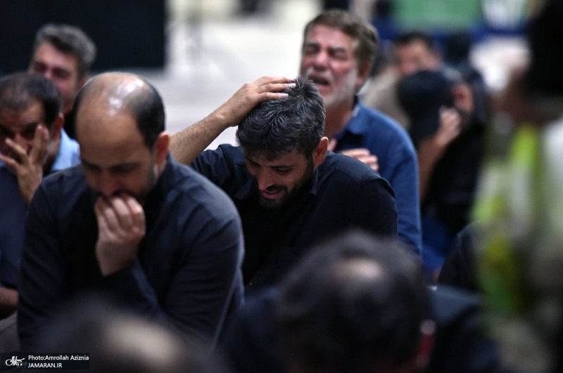 مراسم عزاداری ظهر عاشورا در حرم مطهر امام خمینی