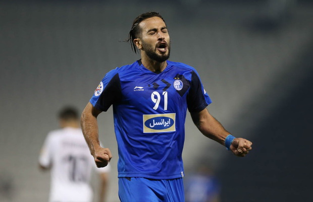 بازیکن استقلال از داماش گیلان حمایت کرد/ عکس