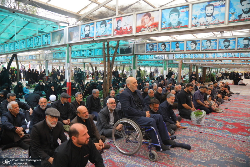 مراسم تحویل سال نو در گلزار شهدای قم‎