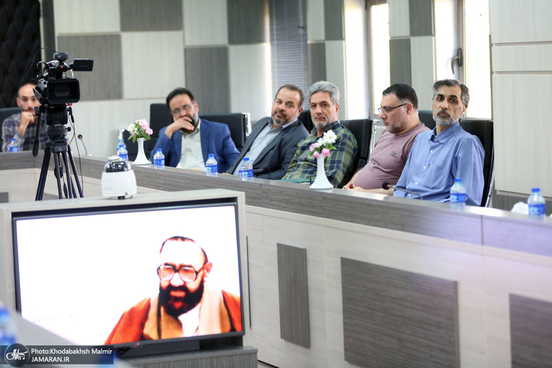 نشست صمیمانه اعضا هیات علمی پژوهشکده امام خمینی و انقلاب اسلامی با تولیت  معزز به مناسبت روز معلم