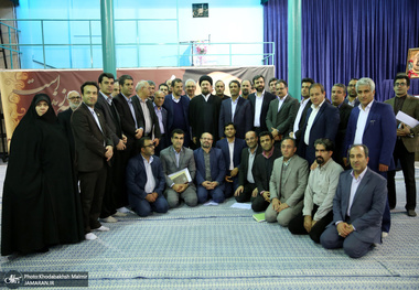 دیدار مدیر کل و اعضای شورای معاونین و روسای ادارات آموزش و پرورش شهرستان های استان تهران با سید حسن خمینی 