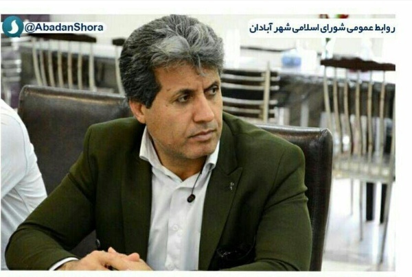 عملکرد ضعیف شهردار جوان آبادان بدور از انتظار نصب و عزل‌های جنجالی تا نداشتن برنامه در بخش سرمایه‌گذاری  نفوذ عده‌ای خارج از شورا بر تصمیمات شهردار