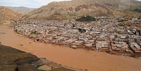 کمک های مدرسه سازان البرز به جنوب کشور ارسال شد