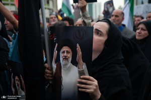 تجمع مردمی در سوگ شهادت رئیس جمهوری و هیات همراه در میدان ولیعصر (عج)