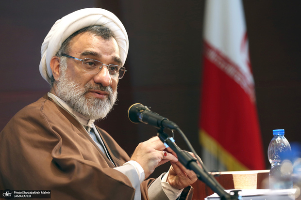 دبیر شورای عالی انقلاب فرهنگی: مساله حجاب فقط حقوقی و انتظامی نیست/ 90 درصد موضوع حجاب فرهنگی است/ شورا در تدوین لایحه عفاف و حجاب نقشی نداشته است