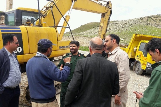 بسیج سازندگی کردستان راه 110 روستای لرستان را بازگشایی می کند