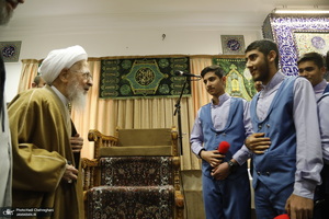 عمامه گذاری طلاب توسط مراجع عظام تقلید در روز میلاد امام علی (ع)‎