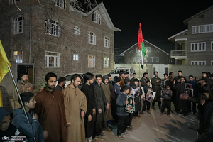 دسته عزاداری شیعیان کشمیر در آستانه تشییع پیکر شهید سید حسن نصرالله (ره)