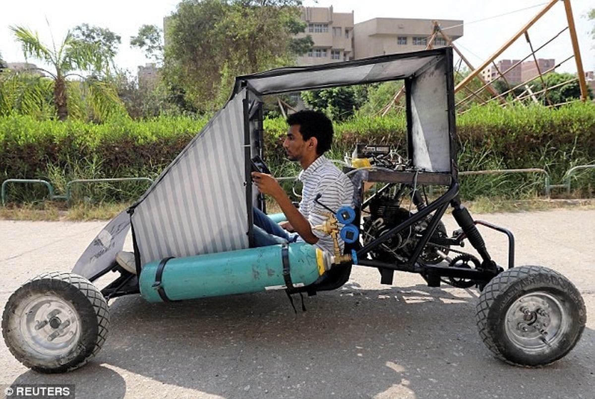 دانشجویان مصری و ساخت خودرویی که با هوا راه می‌رود 