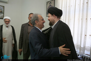 ادای احترام شهردار و اعضای شورای شهر پنجم نسبت به مقام شامخ حضرت امام(س)