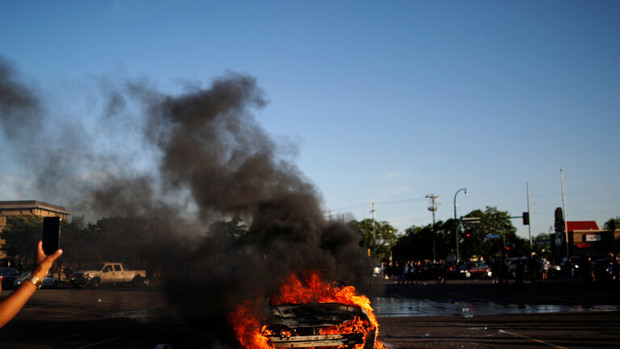کشته شدن3 نفر در تیراندازی به معترضان در شهر ایندیاناپولیس آمریکا
