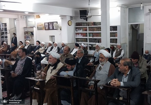 مجلس عزاداری به مناسبت ایّام شهادت حضرت فاطمه زهرا (س) در دفتر آیت الله العظمی صانعی (ره) + گزارش تصویری