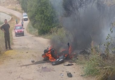 حمله هوایی اسرائیل به یک موتور سیکلت در لبنان + عکس