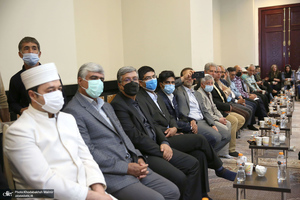 دیدار جمعی از نمایندگان پیروان ادیان الهی با سید حسن خمینی