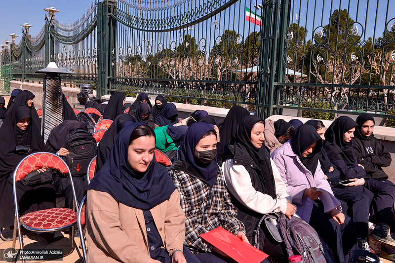 مراسم درختکاری در جوار حرم مطهر امام خمینی (س)