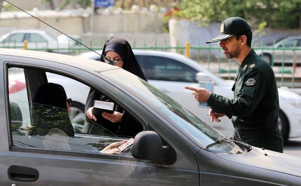 دادستان بیرجند اعلام کرد: تا 20 روز توقیف خودروی افراد بی‌حجاب؛ جریمه نقدی بالای یک میلیون تومان/ اخطار به بانوان کارمند ادارات که در خارج از محیط کار کشف حجاب می کنند