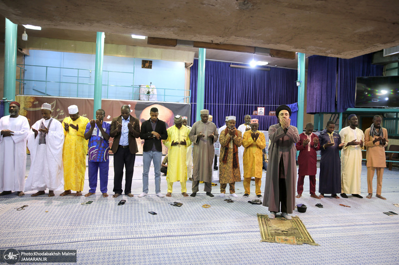 بازدید جمعی از قاریان کشور آفریقا و جمعی از گردشگران لبنانی از بیت امام خمینی در جماران