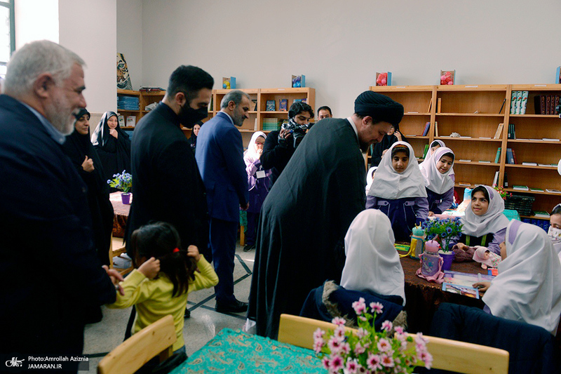 آیین افتتاح کافه کتاب کانون فرهنگی-تربیتی آفتاب با حضور سید حسن خمینی