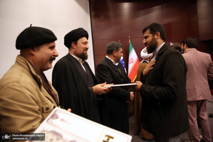 حضور سید حسن خمینی در اختتامبه مسایقات قرآنی ، اذان وتفسیر کارکنان بانک صادرات