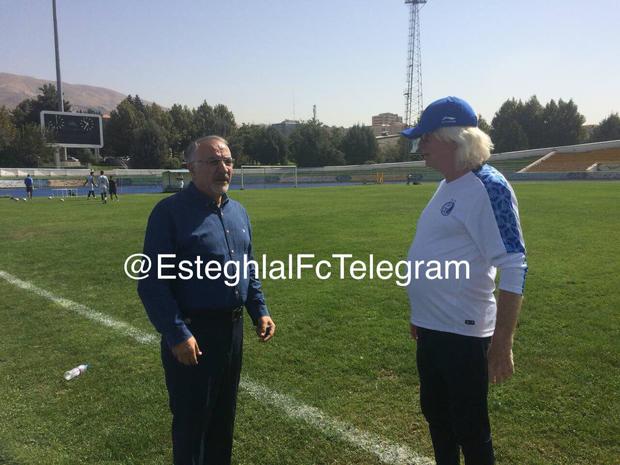 گفت‌وگوی شفر و حاجیلو در تمرین استقلال +عکـس
