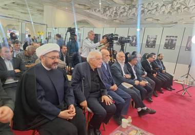 الإمام الخمینی (قده) محور التحدیث والتجدید