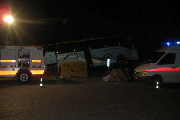 19 کشته و 21 زخمی در پی تصادف اتوبوس با نفت کش/ پیام تسلیت رییس جمهور