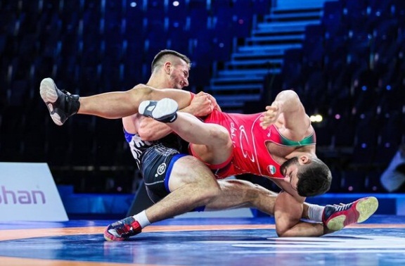 
۳طلا و ۳برنز در انتظار آزادکاران ایران/ فروتن راهی نیمه نهایی شد