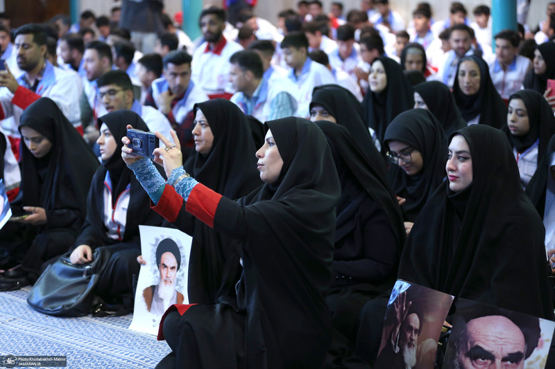 تجدید میثاق جوانان هلال احمر با آرمان‌های امام راحل