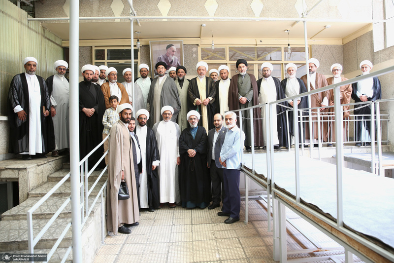 بازدید جمعی از علما کشور عراق از بیت امام خمینی (س)