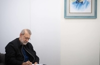 دیدار علی لاریجانی با خانواده‌ی شهیدان سرلشکر حاجی‌زاده و سرلشکر محمود باقری (5)